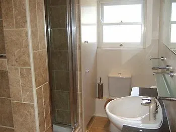 Flat 5 Cardiff Apartment 0*,
